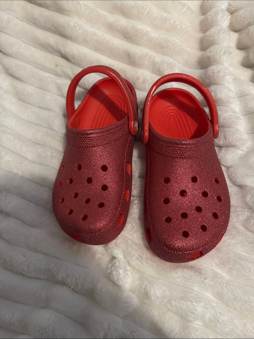 Crocs Classic Glitter Clog Unisex Red Color size available NWT - Picture 4 of 4